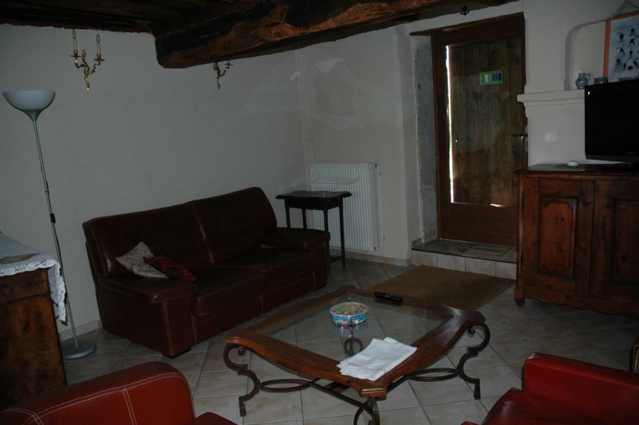 Le Bellaton Vila Ambronay Exterior foto